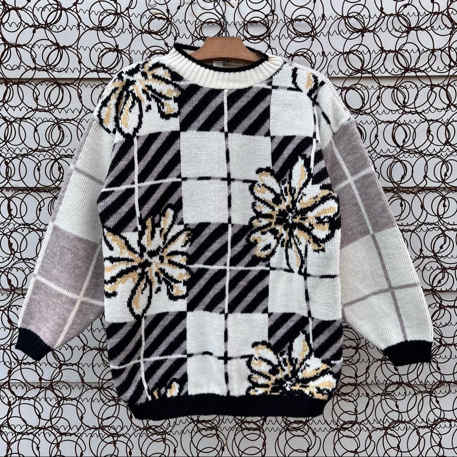 90s Spunky cream gray plaid large floral print knit sweater