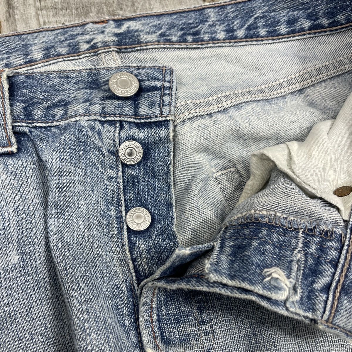 Levi's × Vintage Vintage Levis 501 Distressed Light Wash wc 377 Size US 31 - 8 Thumbnail