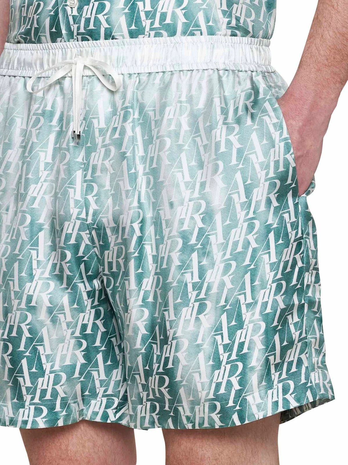 Amiri o1y0525 Logo Short in Light Green/White Size US 30 / EU 46 - 2 Thumbnail