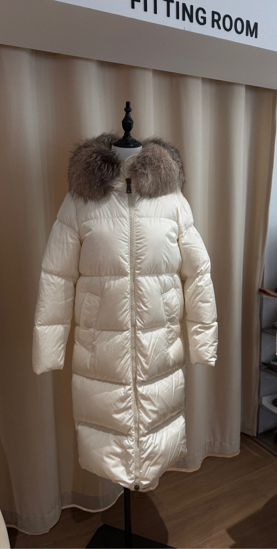 Moncler Moncler Long White Down Jacket Size XS / US 0-2 / IT 36-38 - 1 Thumbnail