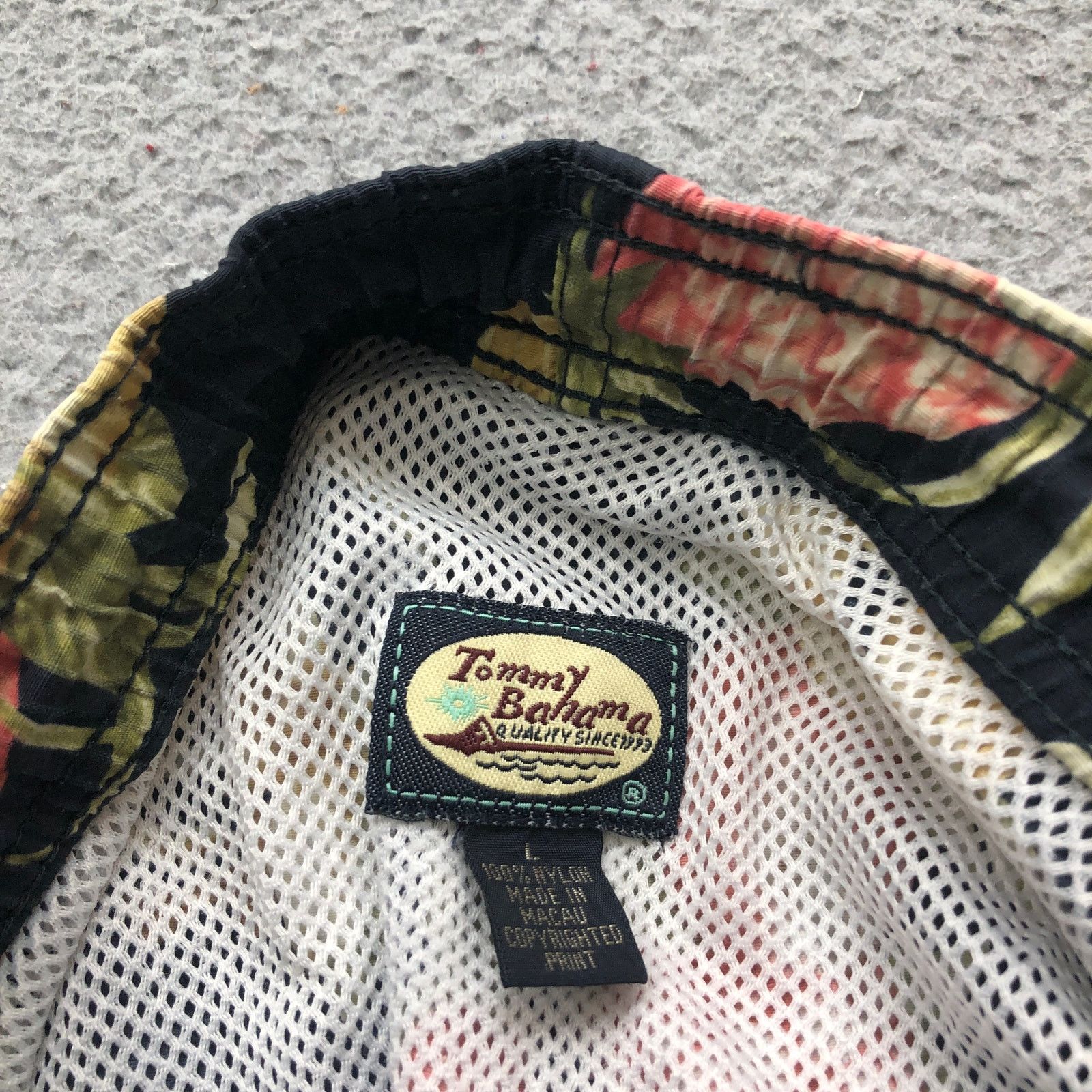 Tommy Bahama Tommy Bahama Swim Trunks Men's Large Black Green Pink Yellow Size US 42 / EU 58 - 3 Thumbnail