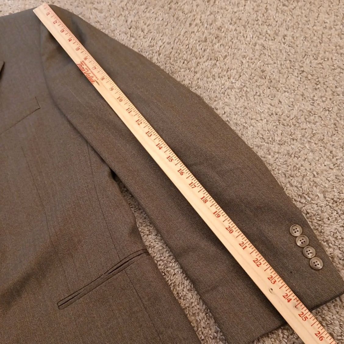 Jos. A. Bank Jos. A. Bank Blazer Mens 42 Long Gray Herringbone Wool Two-Button Single Vent Jacket Coat Notch Lapel Herringbone Wool Blazer 2 Piece Vintage No Mens Size 42R - 3 Thumbnail
