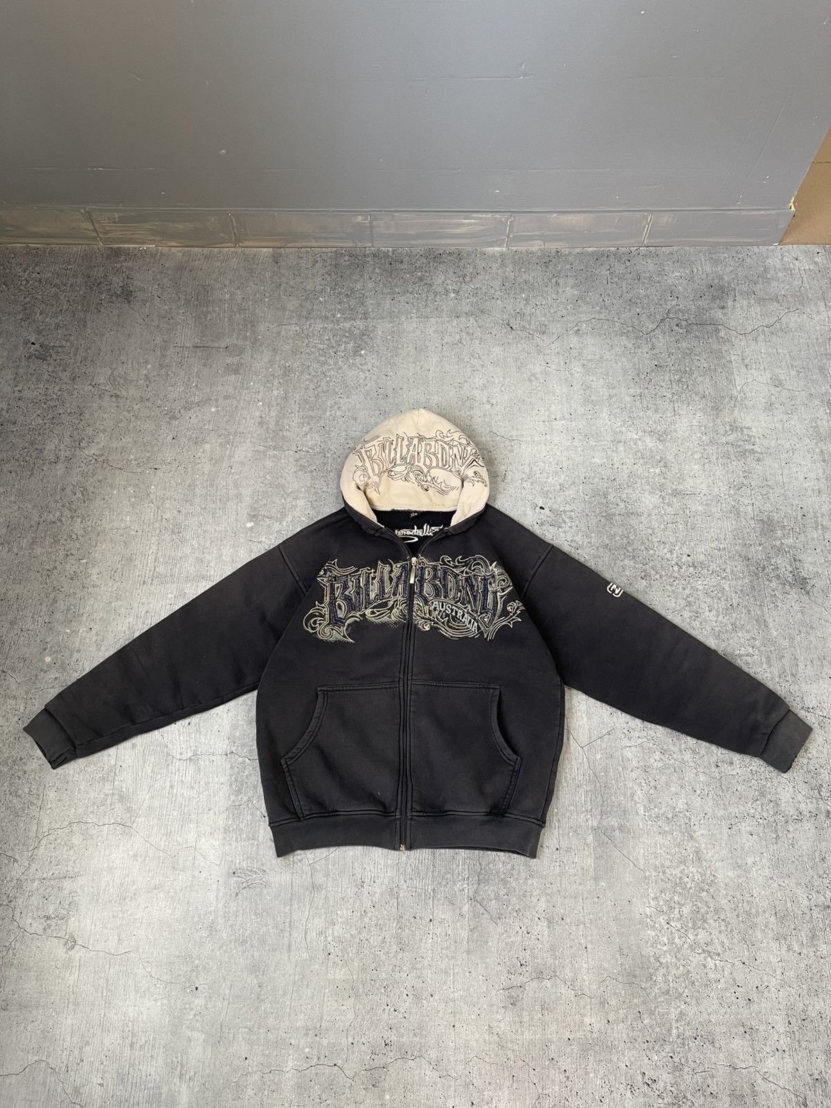 Billabong Y2K Billabong Zip Up Japanese 🇯🇵 Distressed Hoodie Size US L / EU 52-54 / 3 - 7 Thumbnail
