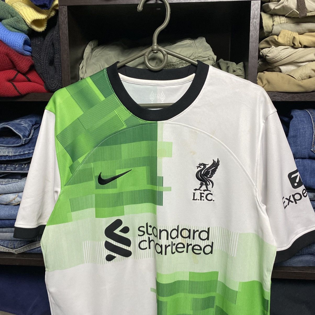 Nike Mens Nike Liverpool 2019 Sport football jersey Size US M / EU 48-50 / 2 - 2 Thumbnail