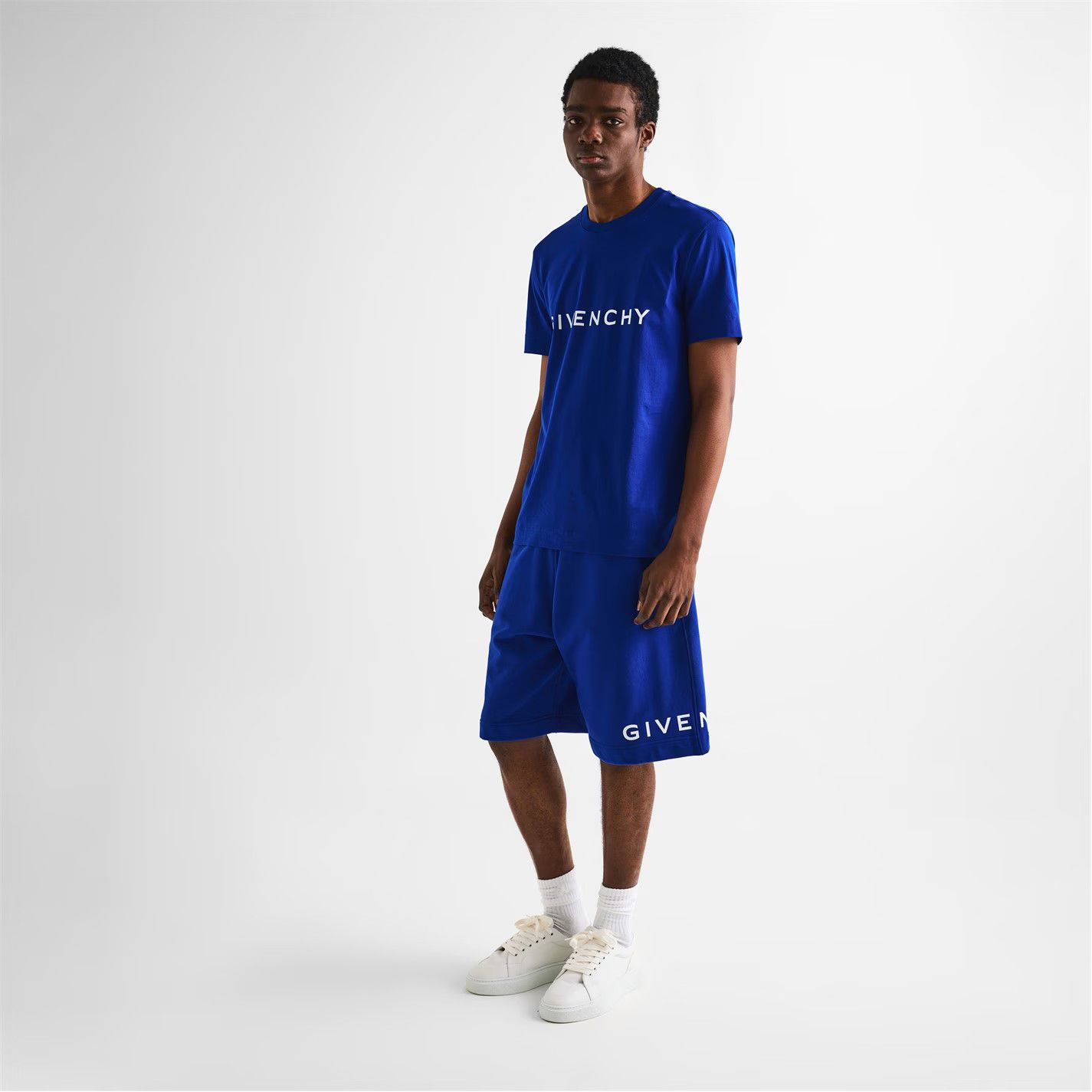 Givenchy o1g2r1mq0426 Boxy Fit Fleece Jogger Shorts in Blue Size US 34 / EU 50 - 2 Thumbnail