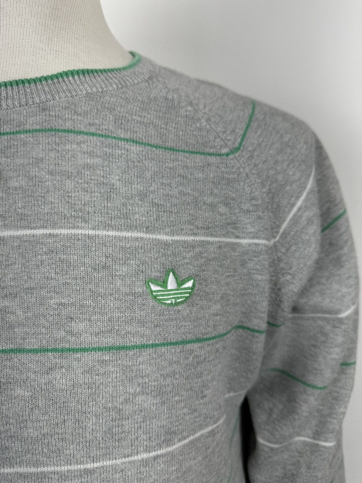 Adidas × Vintage Men’s Vintage Adidas Crew Neck Sweater size L Size US L / EU 52-54 / 3 - 3 Thumbnail