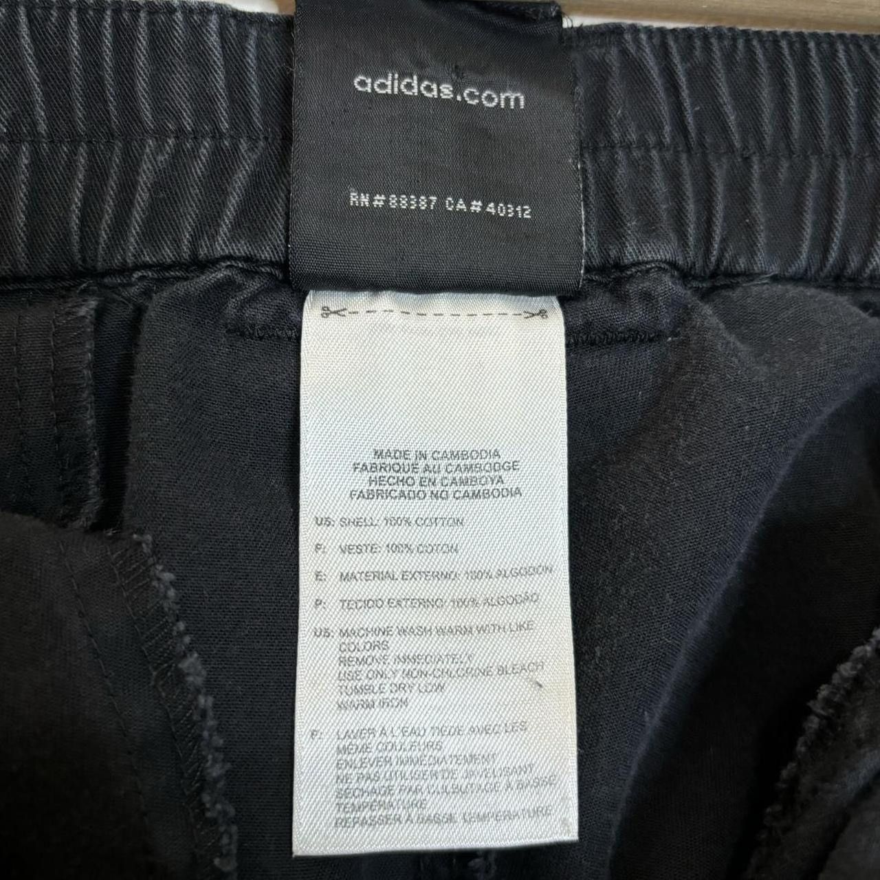 Adidas × Vintage Vintage Y2K Adidas Faded Black Baggy Cargo Shorts Size US 34 / EU 50 - 6 Thumbnail