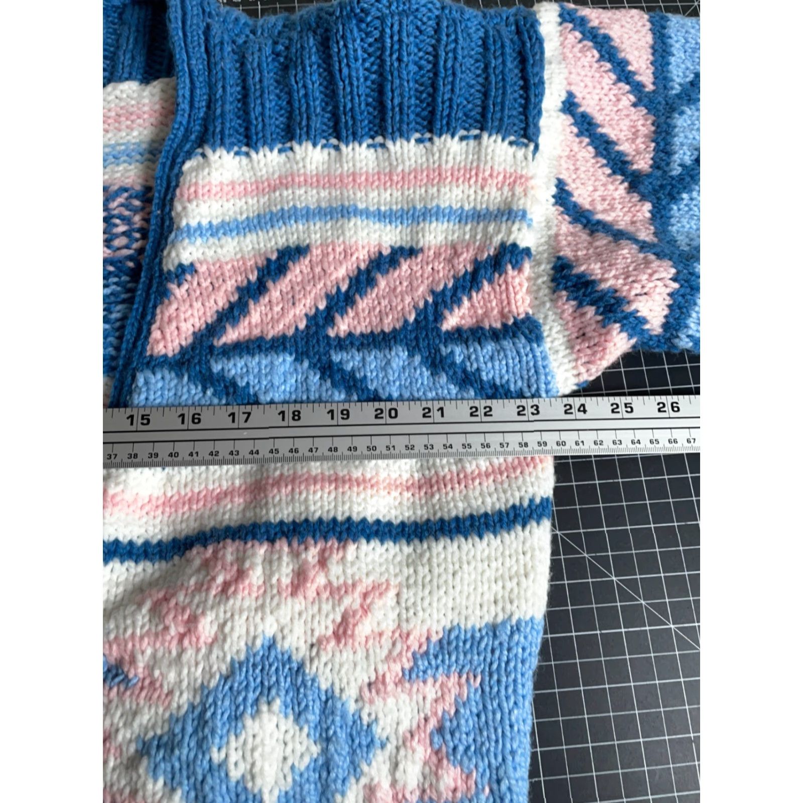Vintage VINTAGE Handknit Wool Cowichan Cardigan Women's XL Blue Pink Aztec Heavyweight Sweater Size XL / US 12-14 / IT 48-50 - 5 Thumbnail