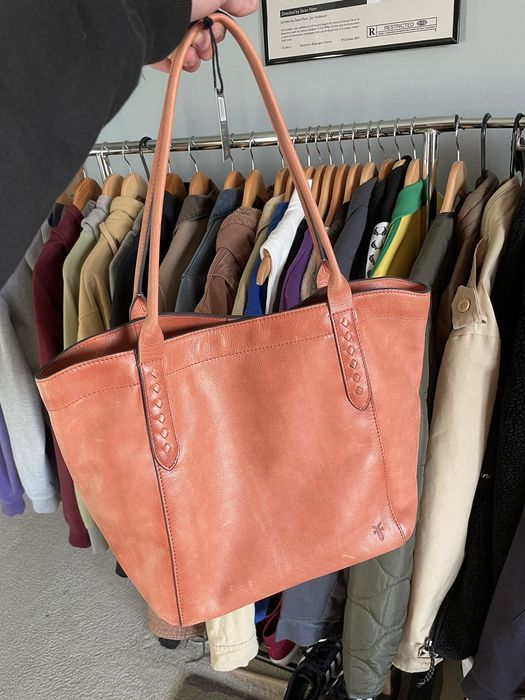 Frye reed best sale shoulder tote