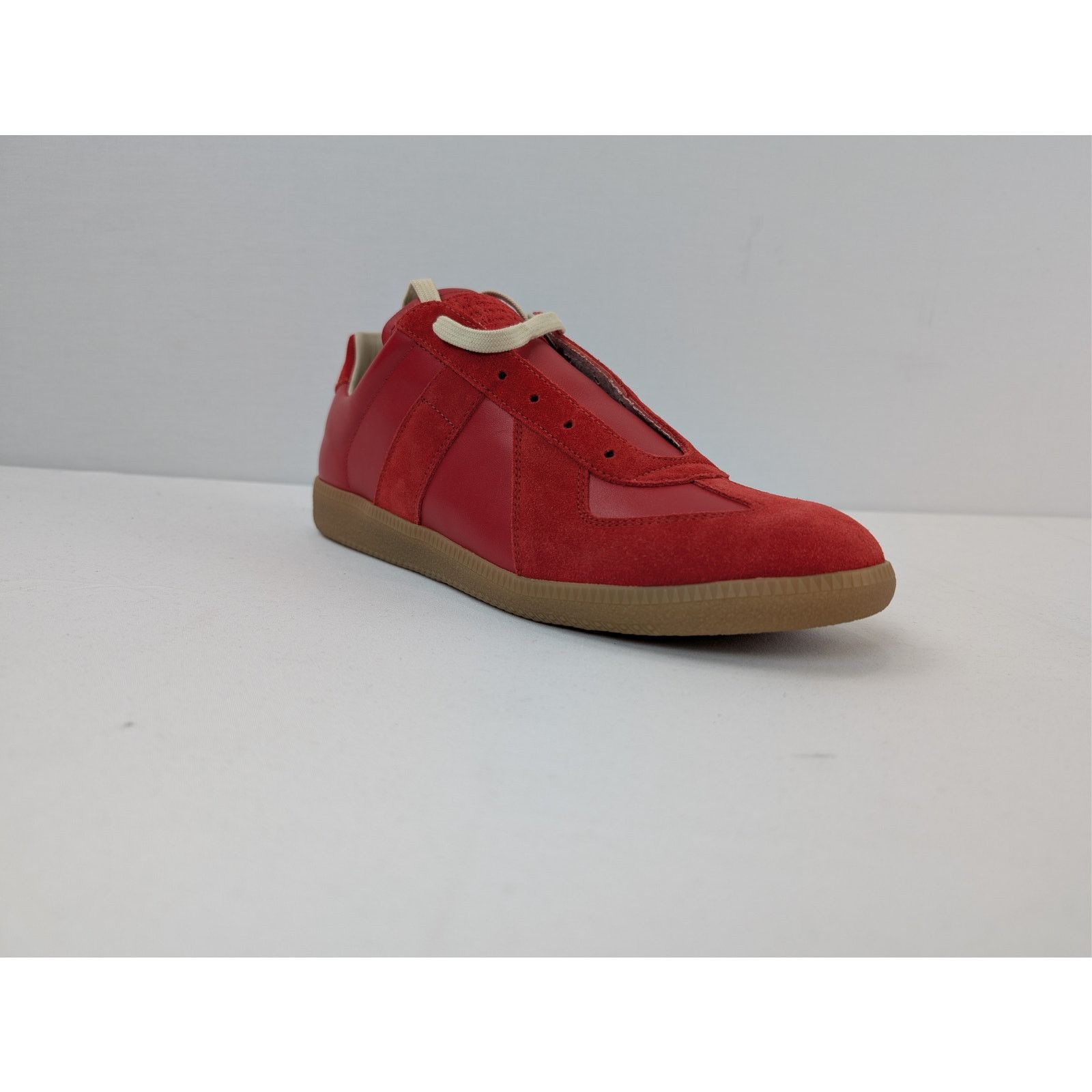 o1rshd1 Replica low-top sneaker made from leather and suede