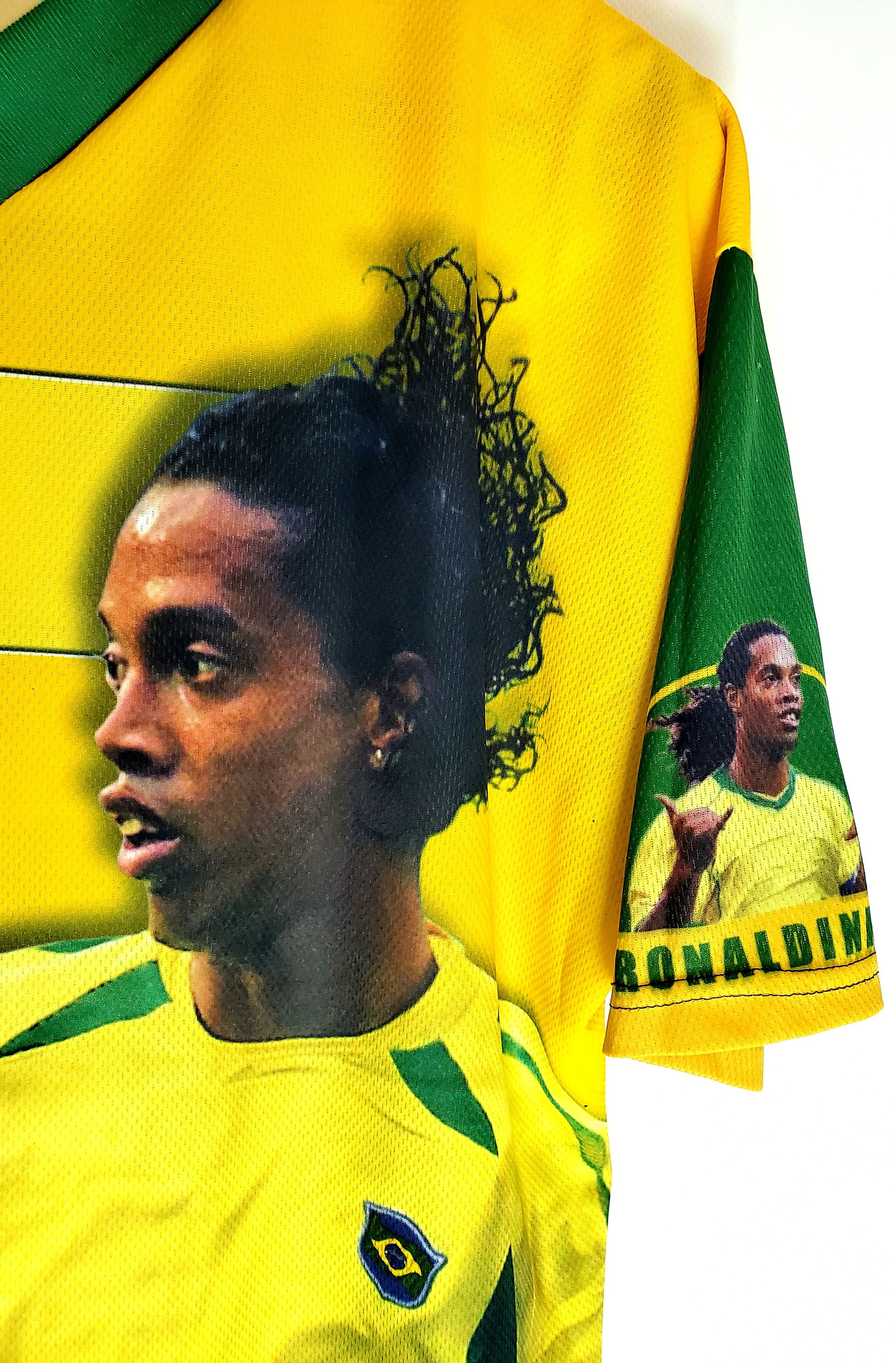 Vintage Ronaldinho Brazil Big Print Tribute Football JerseyL