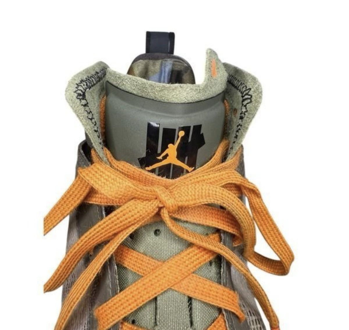 Jordan Brand × Undefeated Nike Undefeated Jordan Men’s 8 Shoes 37 SP Flight Jacket Size US 8 / EU 41 - 4 Thumbnail