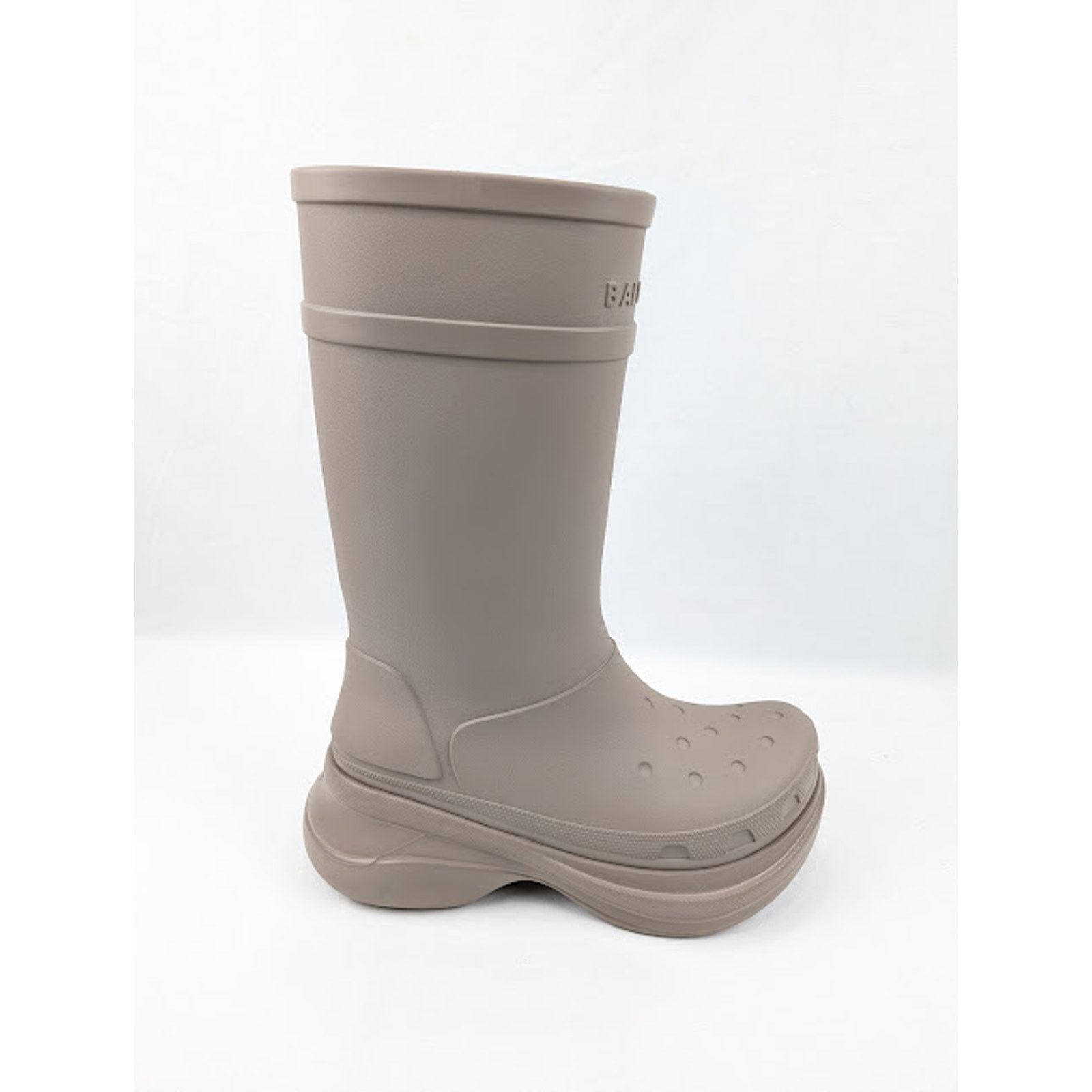 Balenciaga o1rshd1 Crocs Rubber Boots in Beige Size US 12 / EU 45 - 1 Thumbnail