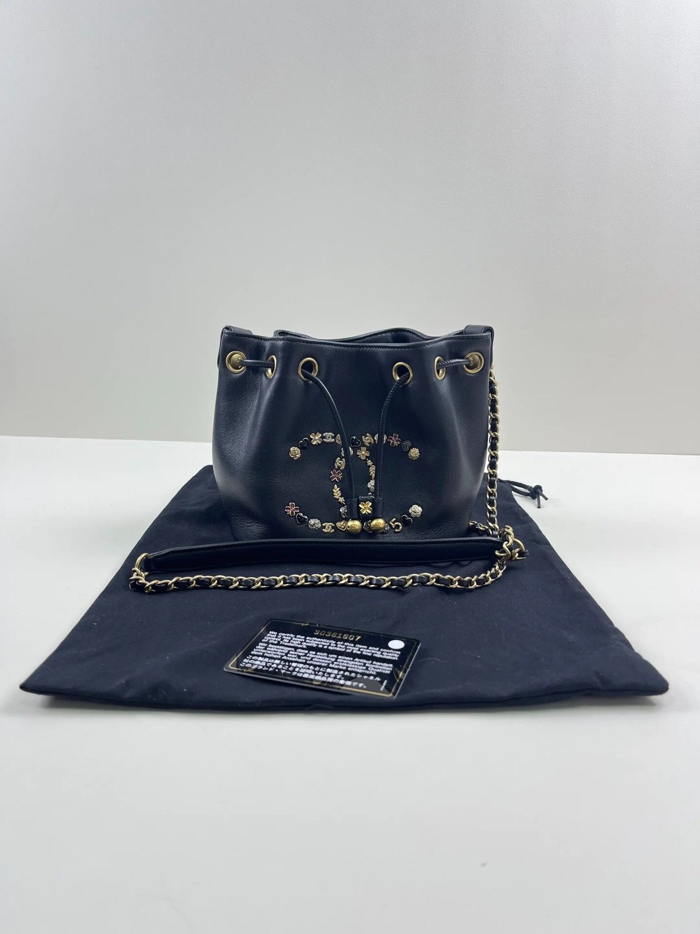Chanel Pre-loved Bag Very good condition Size ONE SIZE - 1 Thumbnail