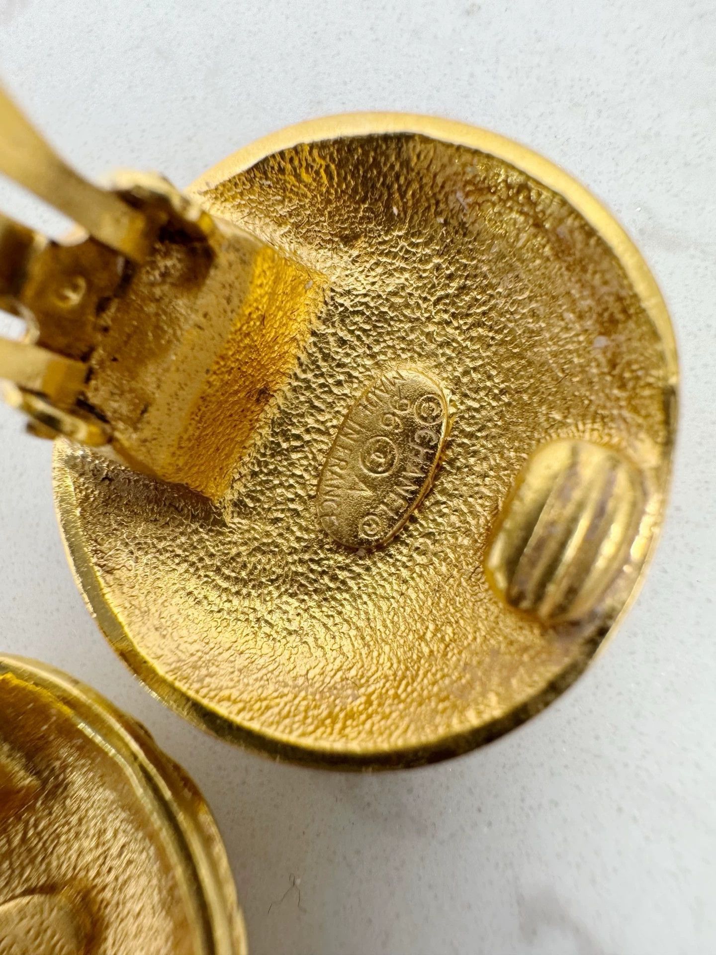 Chanel Authentic vintage Chanel earrings Size ONE SIZE - 3 Thumbnail