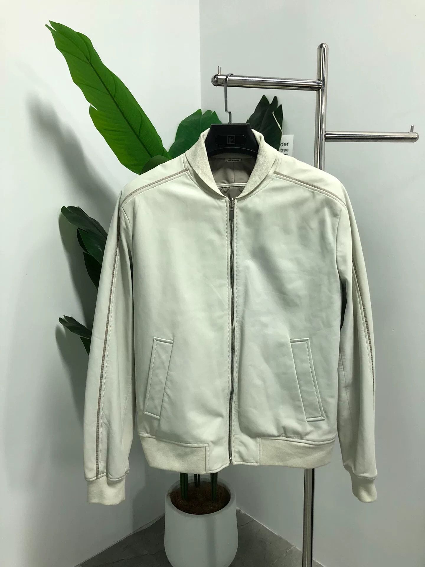 Hermes hermes reversible leather jacket cream color Size US L / EU 52-54 / 3 - 1 Thumbnail
