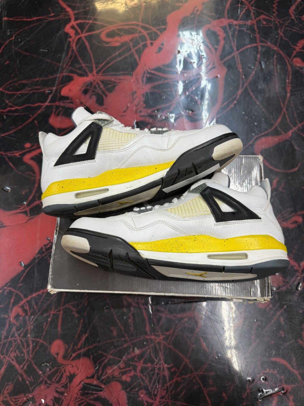 Jordan Brand 2006 Tour Yellow 4s Size US 11 / EU 44 - 5 Thumbnail