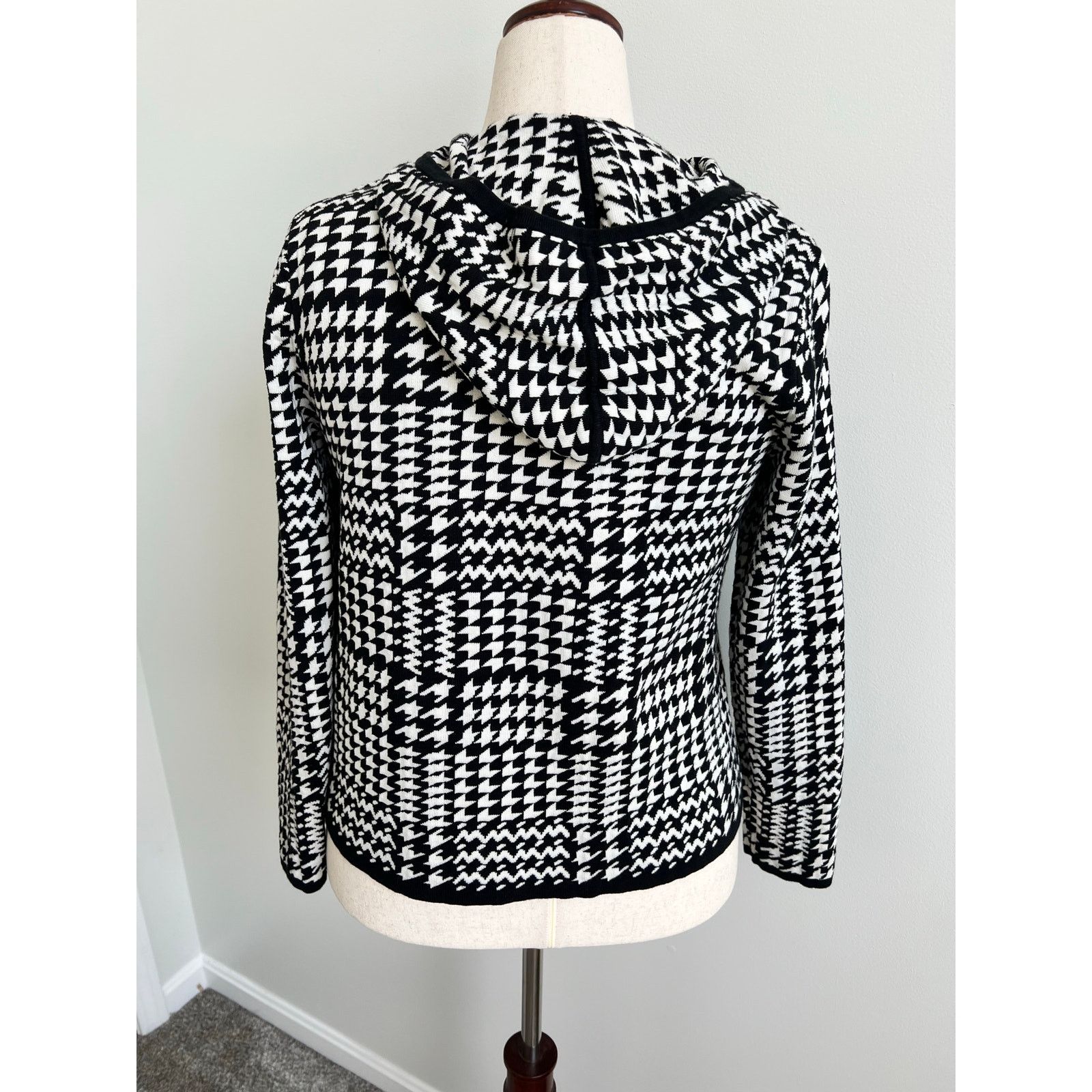 Chicos Chico’s Full Zip Long Sleeve Hooded Sweater SZ 2 (US LARGE) Size L / US 10 / IT 46 - 5 Thumbnail