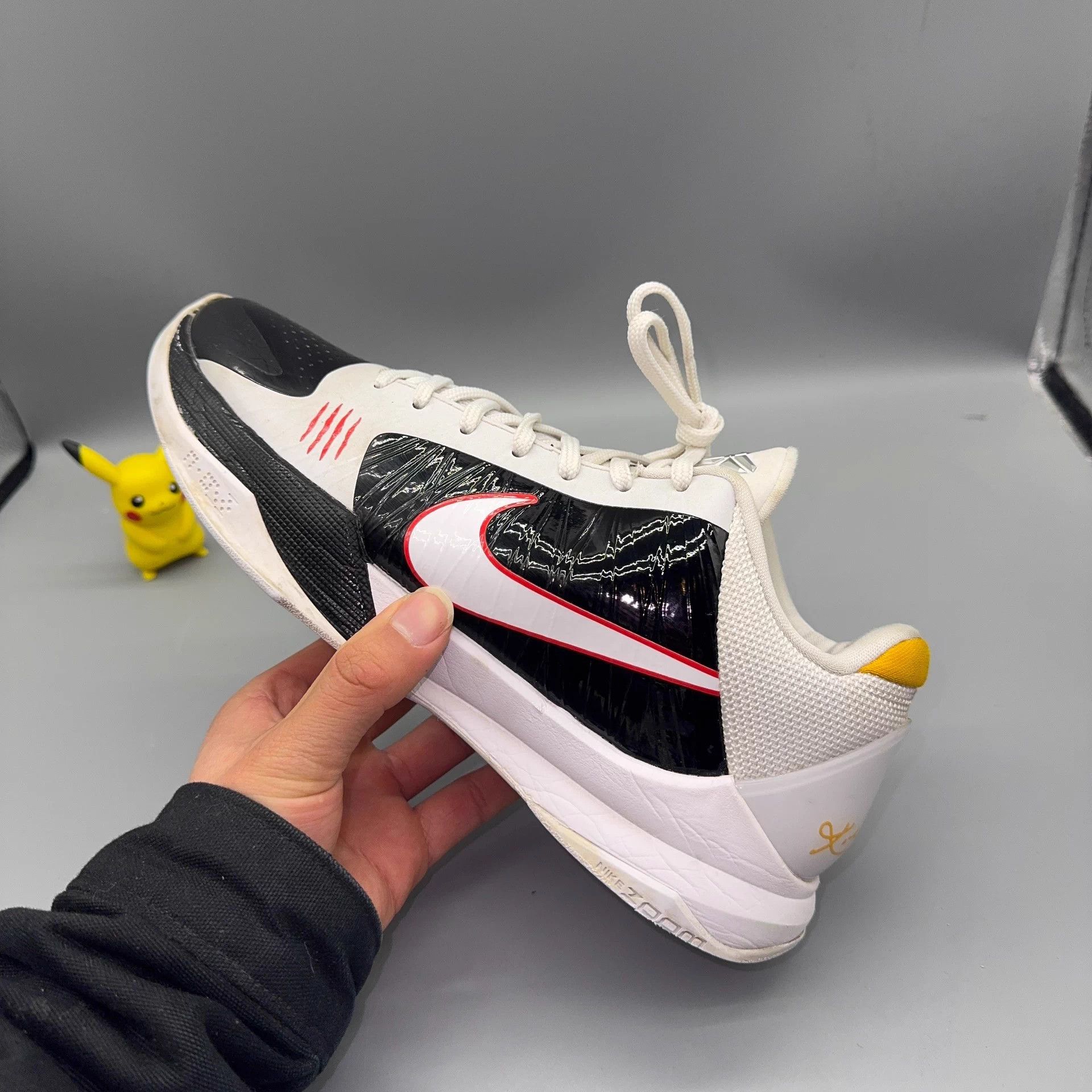 Nike Nike Kobe 5 White Dragon Black/White 42 Size US 9 / EU 42 - 5 Thumbnail