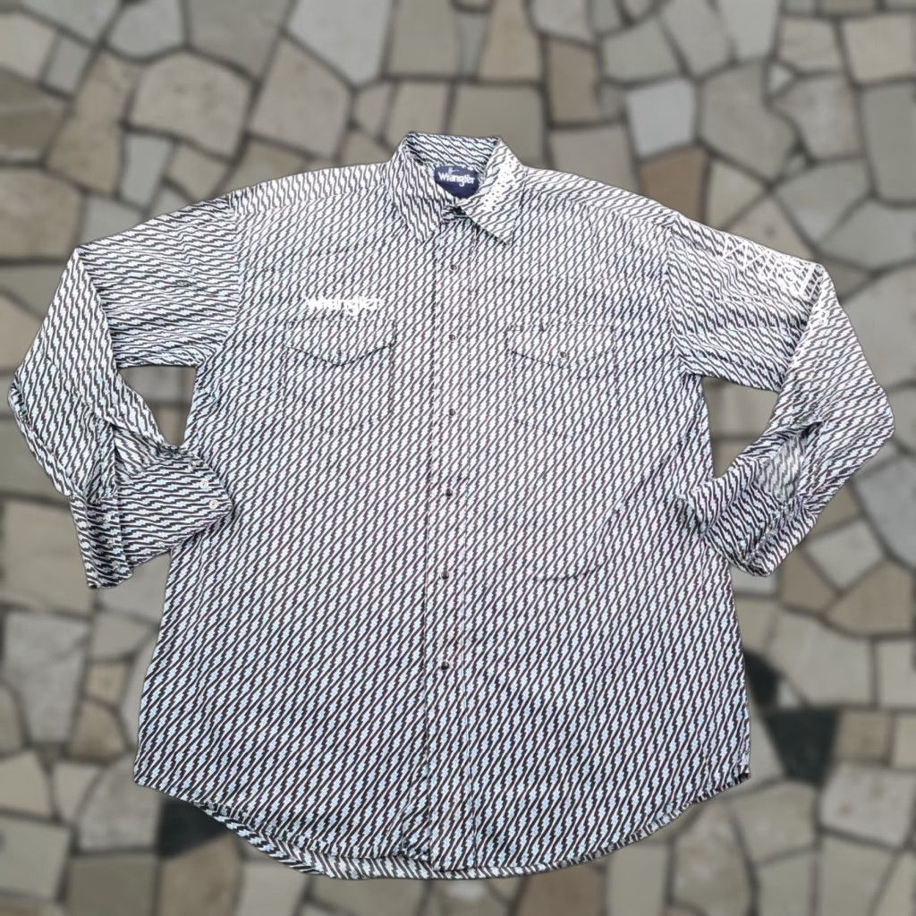 Wrangler VTG Wrangler Shirt Medium Blue Lightning Western Pearl Snap Embroidered Rodeo Mens M Size Regular Cotton Button-Up Long Sleeve Size US M / EU 48-50 / 2 - 1 Thumbnail
