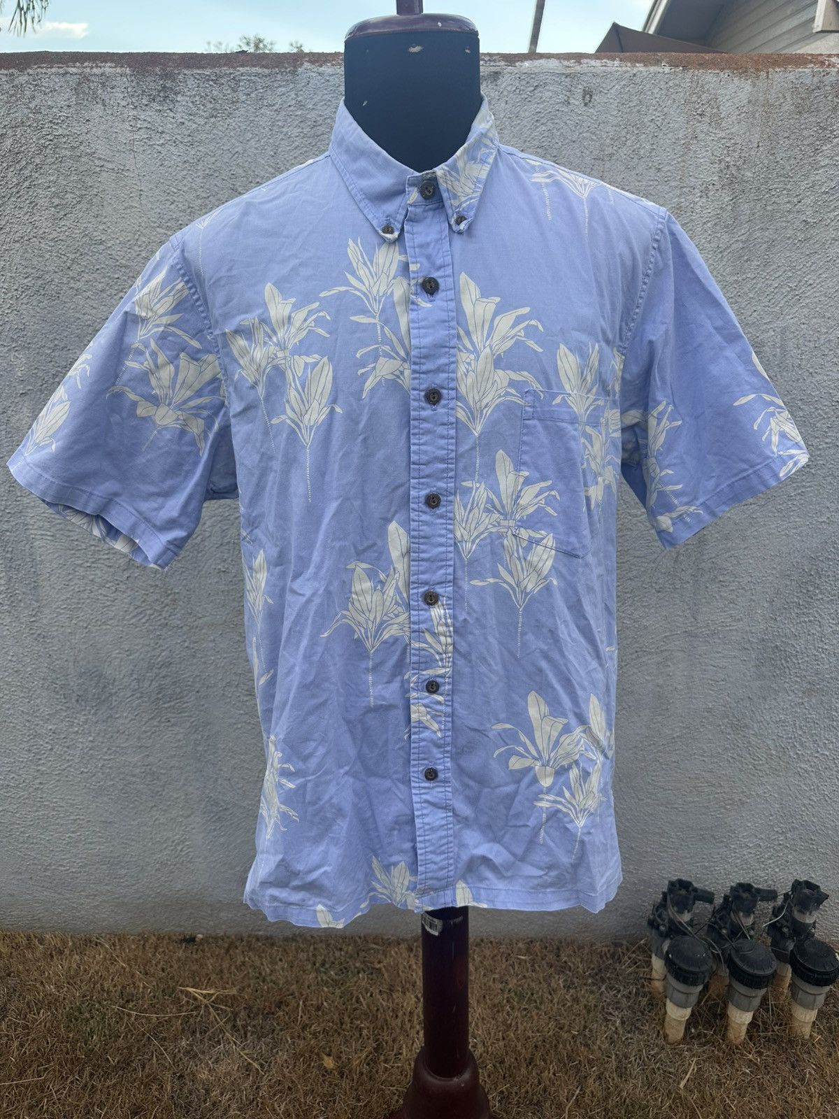 PreOwned Sig Zane Powder Blue/ White Hawaiian Print Men's M