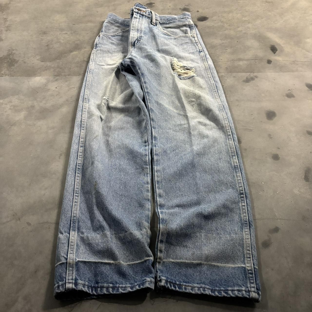 Vintage Crazy Vintage Y2K/2000s Grunge Faded Light Wash Distressed Denim Jeans! 33x30 Size US 33 - 3 Thumbnail