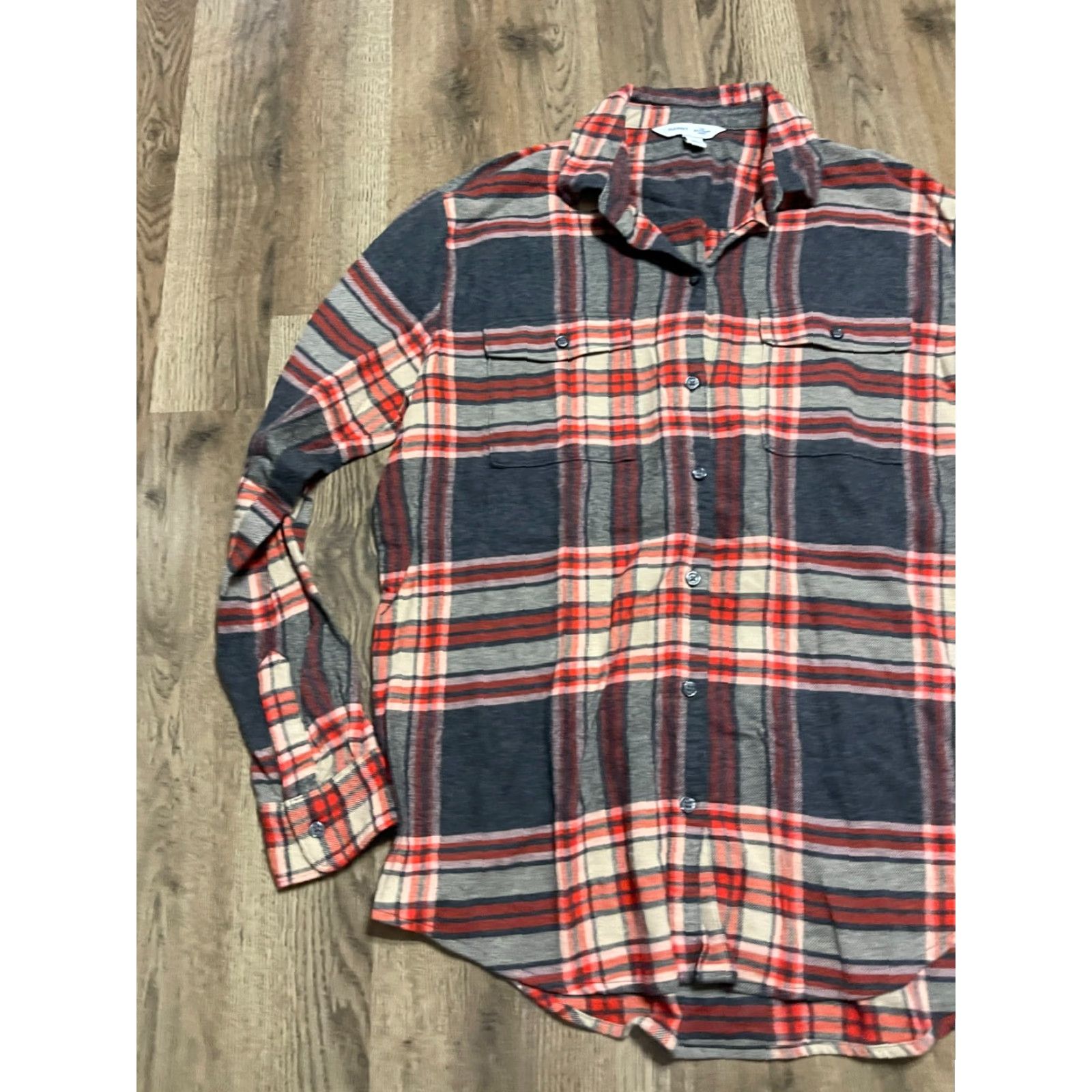 Old Navy Old Navy Shirt Women's M Tall Red Gray Plaid Boyfriend Shirt Button Up Shirt, Casual, Long Sleeve, Collared, Regular Fit, Tall, Gray Size M / US 6-8 / IT 42-44 - 3 Thumbnail