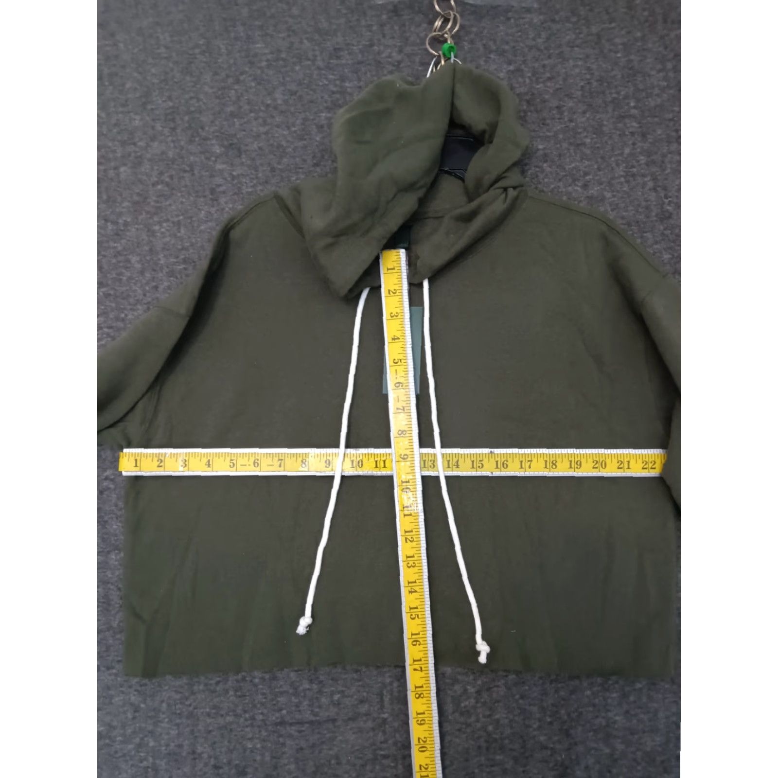 Vintage Wild Fable Crop Hoodie Women's Olive Green L Hoodie Women's Crop Hoodie Olive Green L Wild Fable Activewear Hoodie 2020s Winter Fall Green Womens Size L / US 10 / IT 46 - 4 Thumbnail