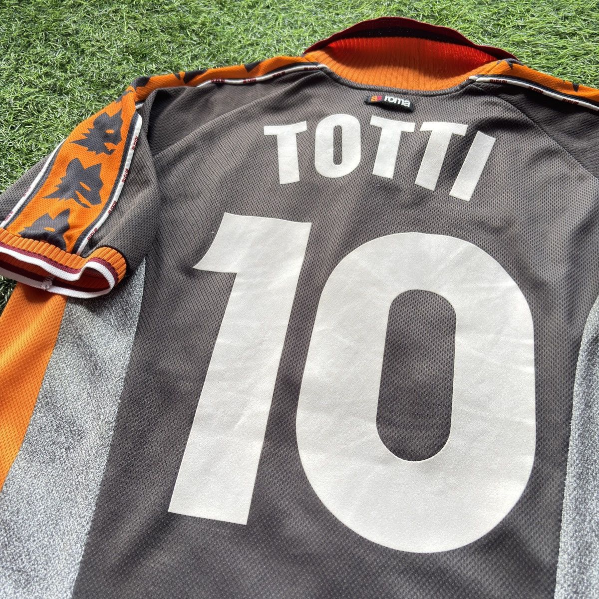 Diadora As Roma 3rd 1998-99 Totti #10 Soccer Jersey Size US L / EU 52-54 / 3 - 10 Thumbnail