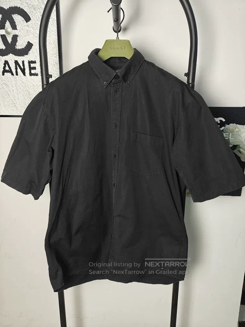Balenciaga Balenciaga size 39 Letter Logo Short Sleeve T-Shirt Size US L / EU 52-54 / 3 - 2 Thumbnail