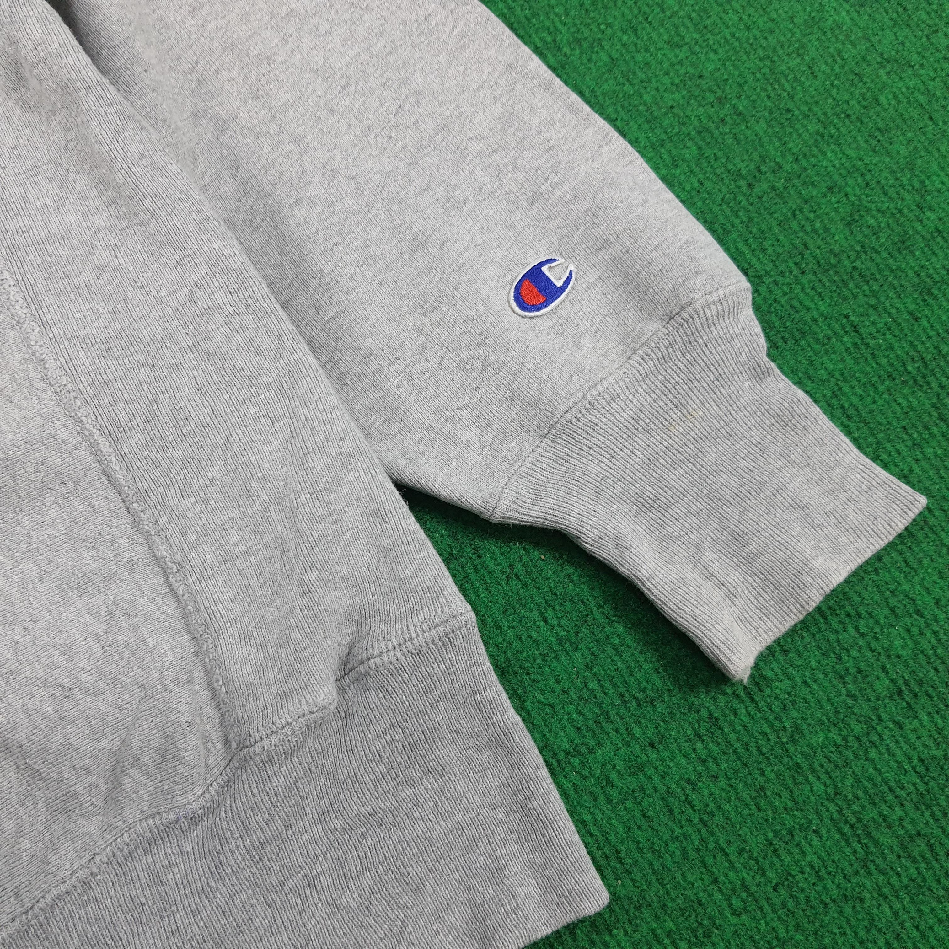 Champion × Vintage Vintage Champion Small Logo Embroidery Sweatshirt Size US S / EU 44-46 / 1 - 3 Thumbnail