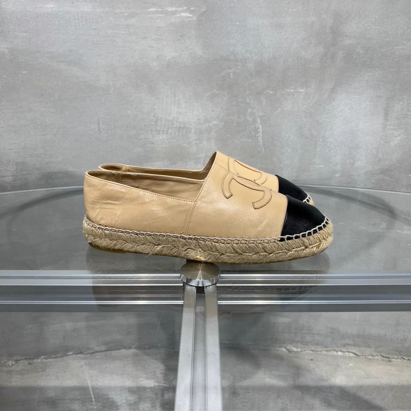 Chanel Chanel beige deck shoes 38 EU Size US 7 / IT 37 - 4 Thumbnail