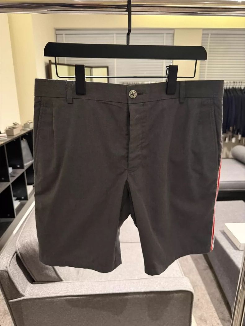 Thom Browne Thom Browne Size 1 Medium gray shorts 2505-Nextarrow Size US 27 - 1 Thumbnail