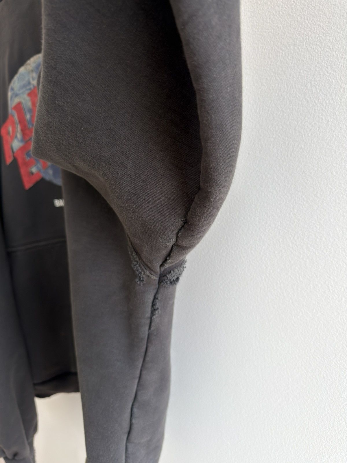 Balenciaga BALENCIAGA DEMNA WINTER 24 HOODIE DISTRESSED PLANET HOLLY Size US XL / EU 56 / 4 - 5 Thumbnail