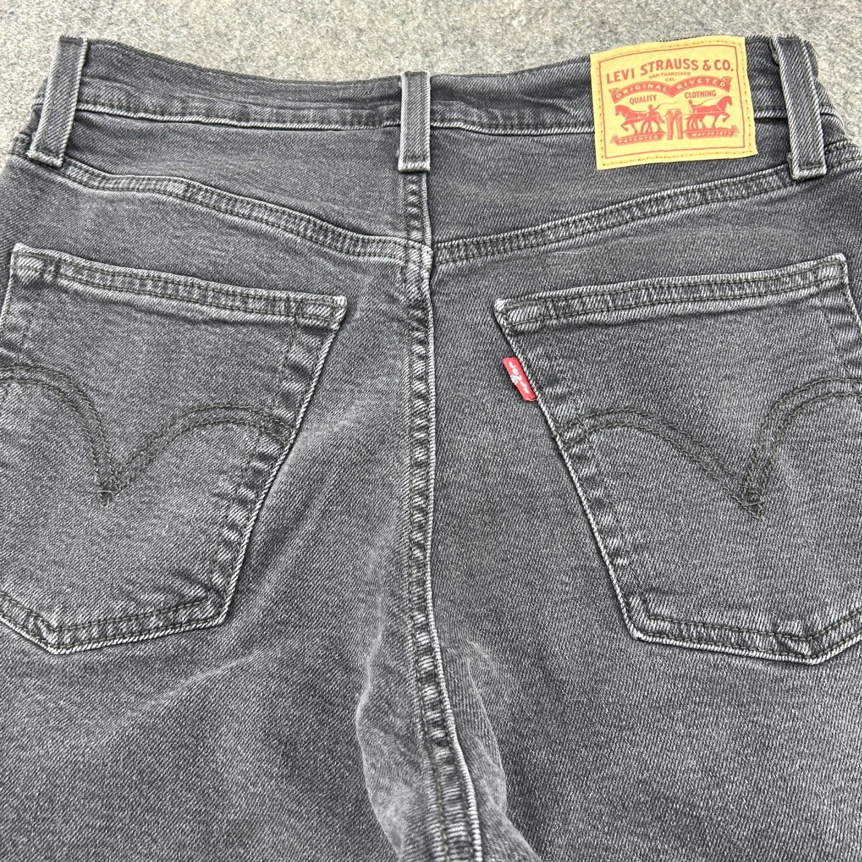 Levi's Levis 501 Jeans Womens Black Dark Wash Straight Regular 28x27 Button Fly Stretch Denim Size 28" / US 6 / IT 42 - 7 Thumbnail