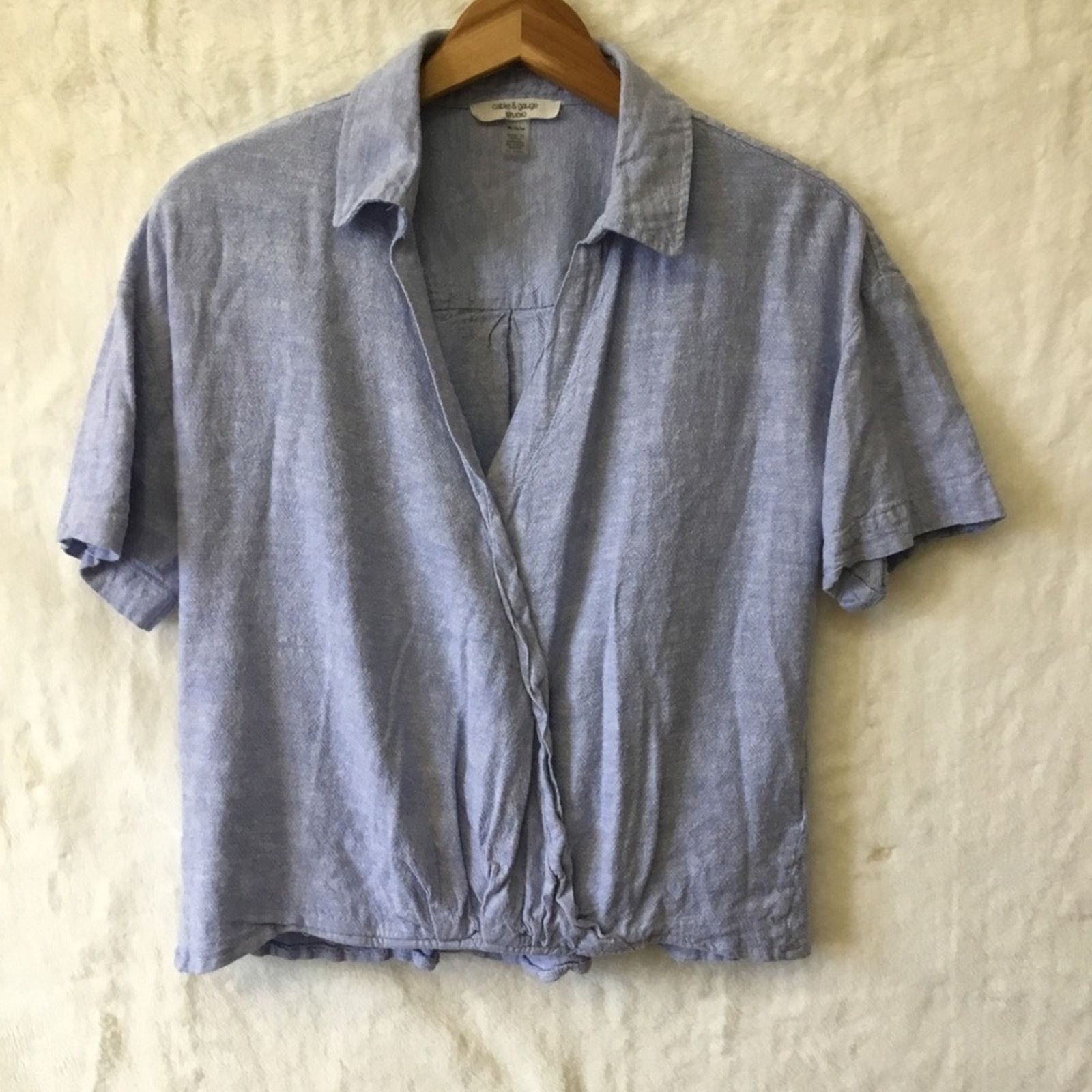 Other Cable & Gauge Blue Short Sleeve V-Neck Front Twist Top Size M / US 6-8 / IT 42-44 - 1 Thumbnail