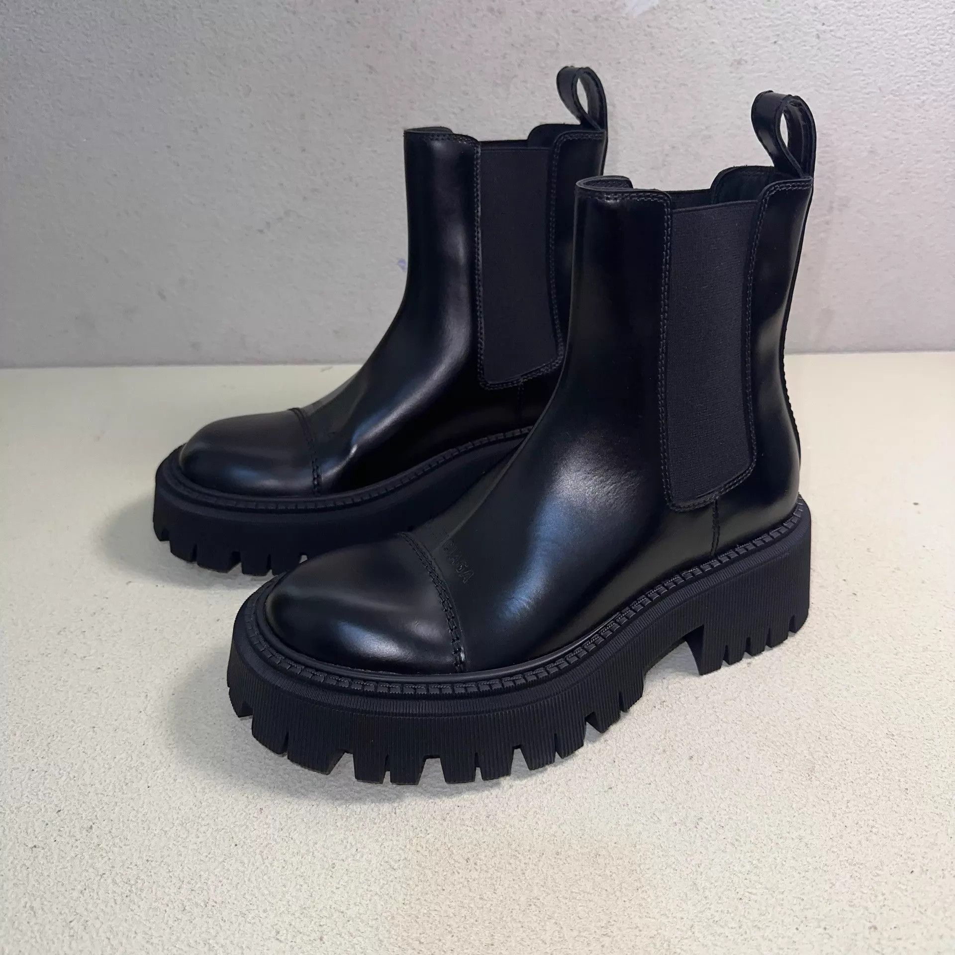 Balenciaga Balenciaga women's black thick sole chelsea boots 36 Size US 5.5 / IT 35.5 - 1 Thumbnail