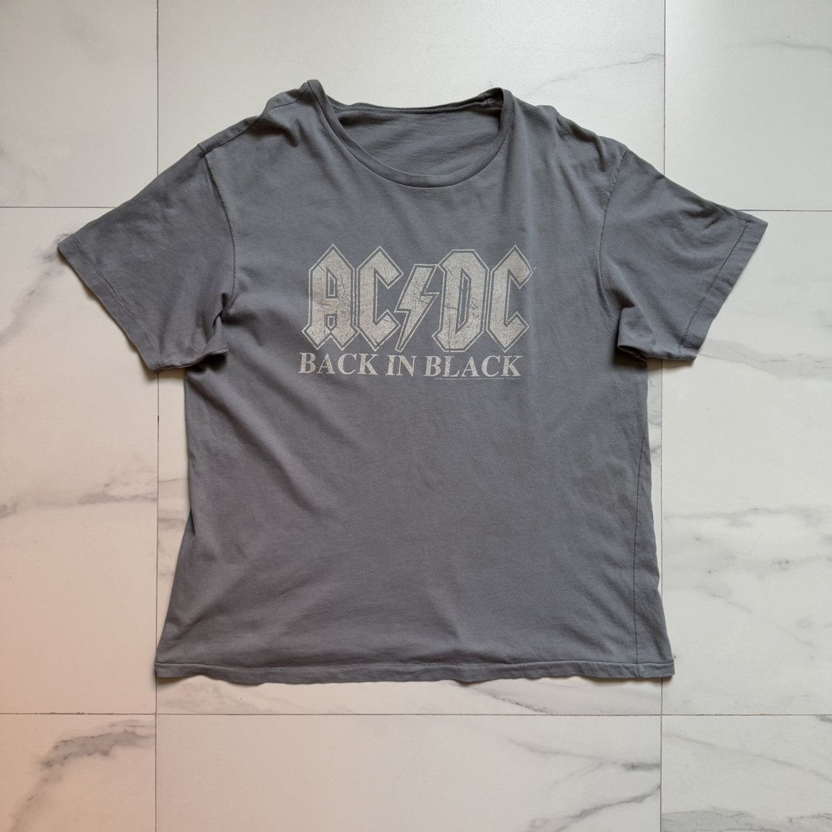 AC/DC × Band Tees × Vintage Vintage ‘06 AC/DC Back In Black T-Shirt Size US XL / EU 56 / 4 - 2 Thumbnail