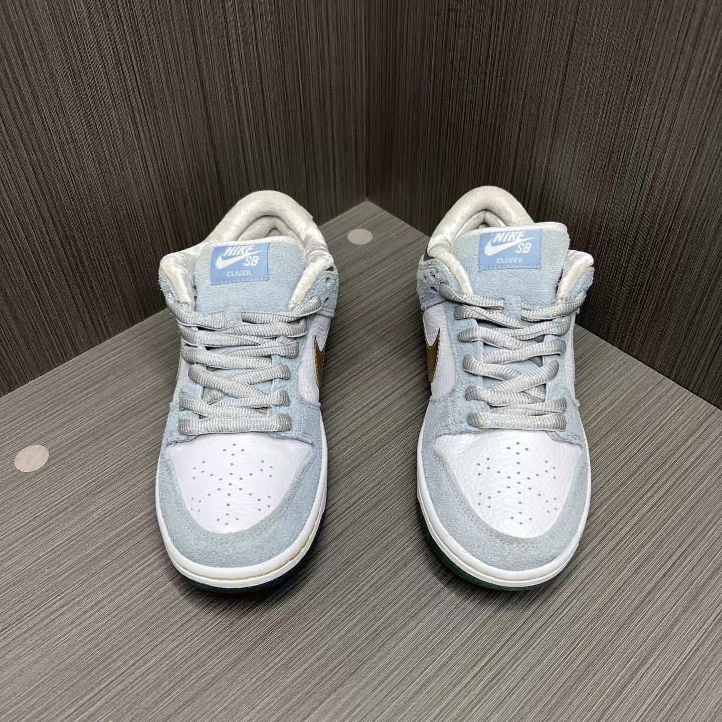 Nike Nike Dunk SB Pro "Holiday Special" (Frozen) Skate Shoes K15 Size US 7 / EU 40 - 2 Thumbnail
