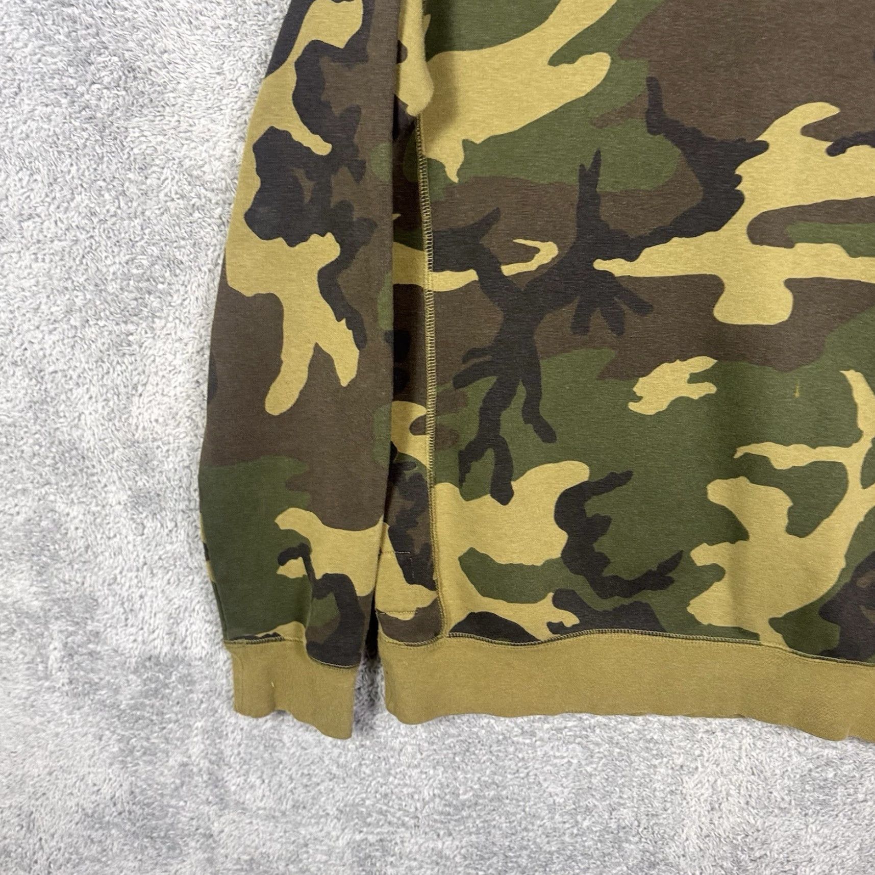 Nike Nike Camo Sweatshirt Mens M Pullover Crewneck Skate Y2K Grunge Military Woodland Size US M / EU 48-50 / 2 - 2 Thumbnail