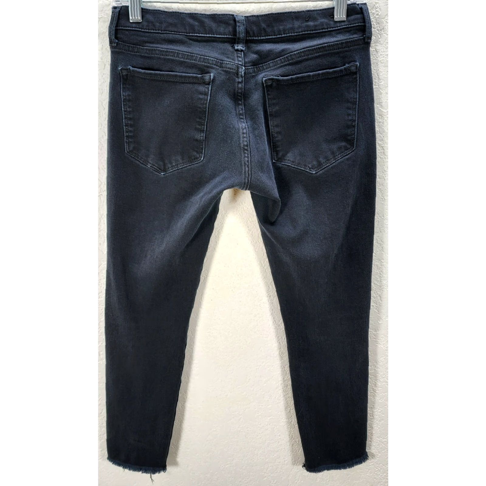 Banana Republic Banana Republic Jeans Cropped Denim Skinny Distressed 27P Faded Black Womens Petit Size/Color Revolving: Denim, Cotton Refine: 23 in Inseam Size 27" / US 4 / IT 40 - 5 Thumbnail