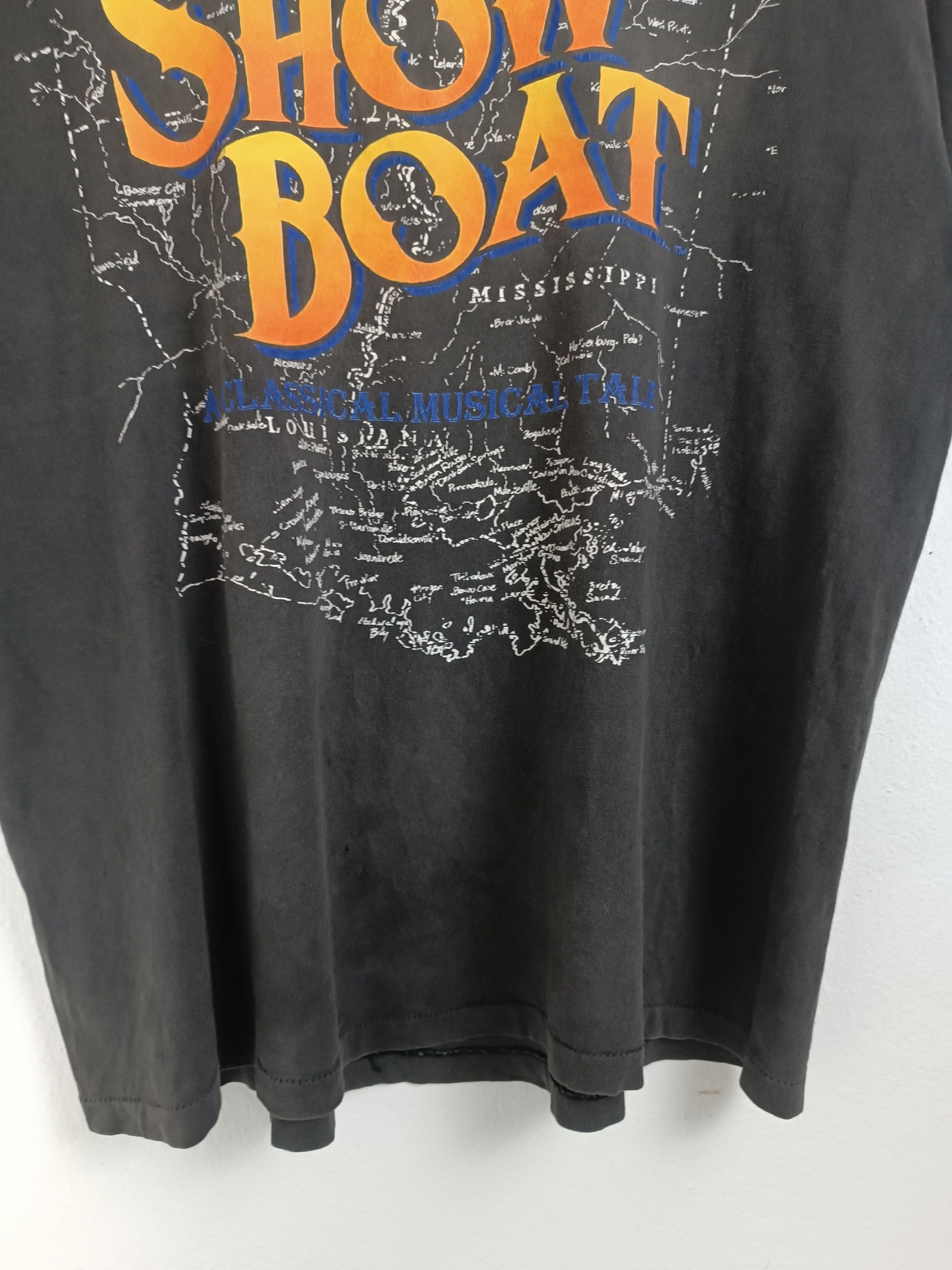 Vintage THRASHED FADED VINTAGE 90'S SHOW BOAT '51 CLASSIC MUSICAL Size US L / EU 52-54 / 3 - 9 Thumbnail