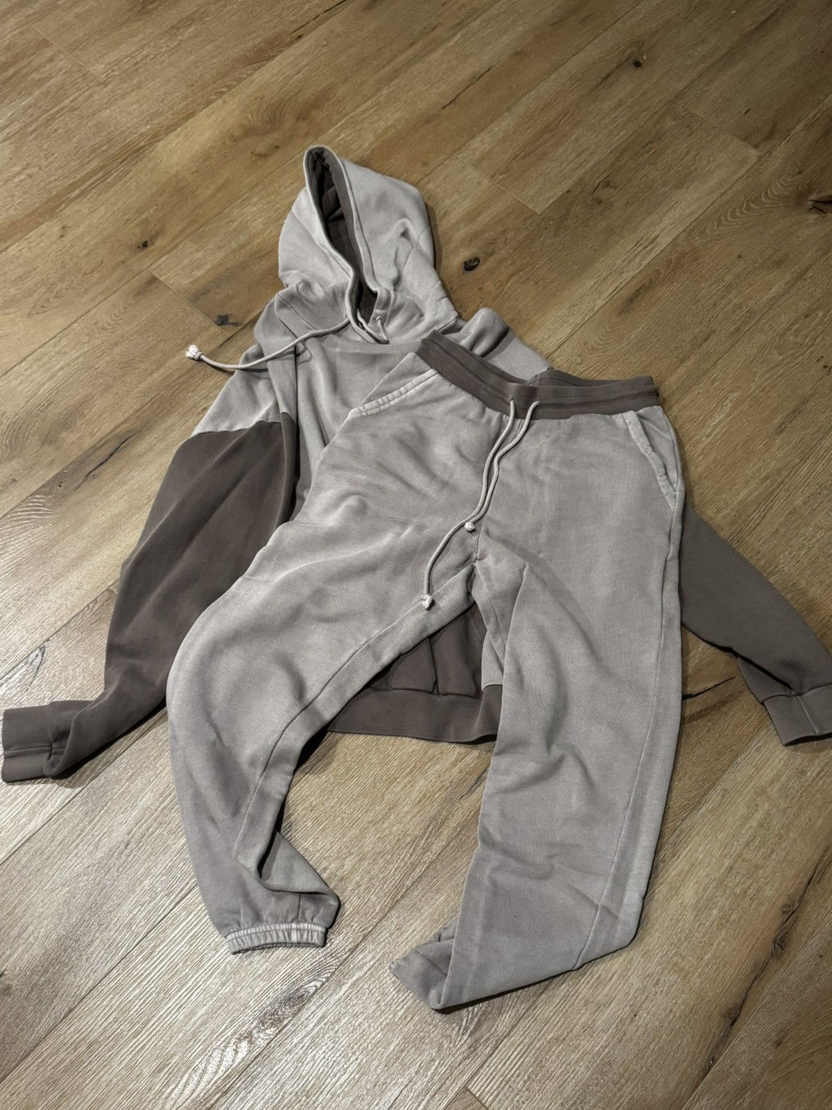 John Elliott John Elliott Beige & Brown Set Size US M / EU 48-50 / 2 - 1 Preview