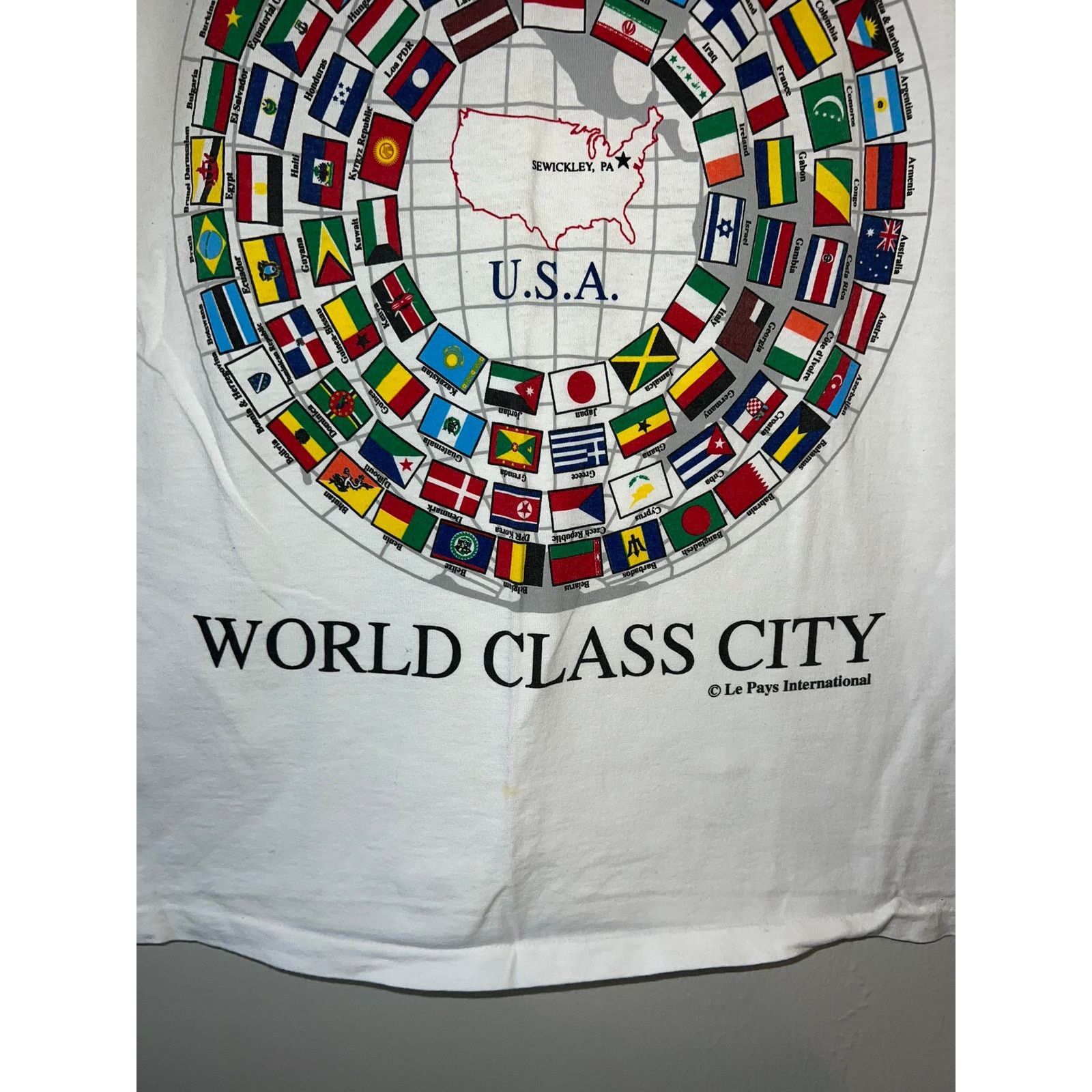 Vintage Vintage World Flag Shirt Sewickley World Class City Tee 90s Size US L / EU 52-54 / 3 - 7 Thumbnail