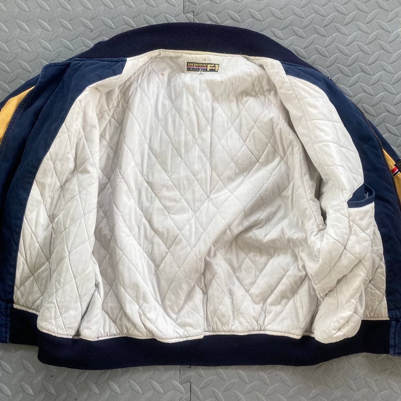 Vintage F1 Honda Championship Quilted Racing Bomber Jacket Size US L / EU 52-54 / 3 - 3 Thumbnail