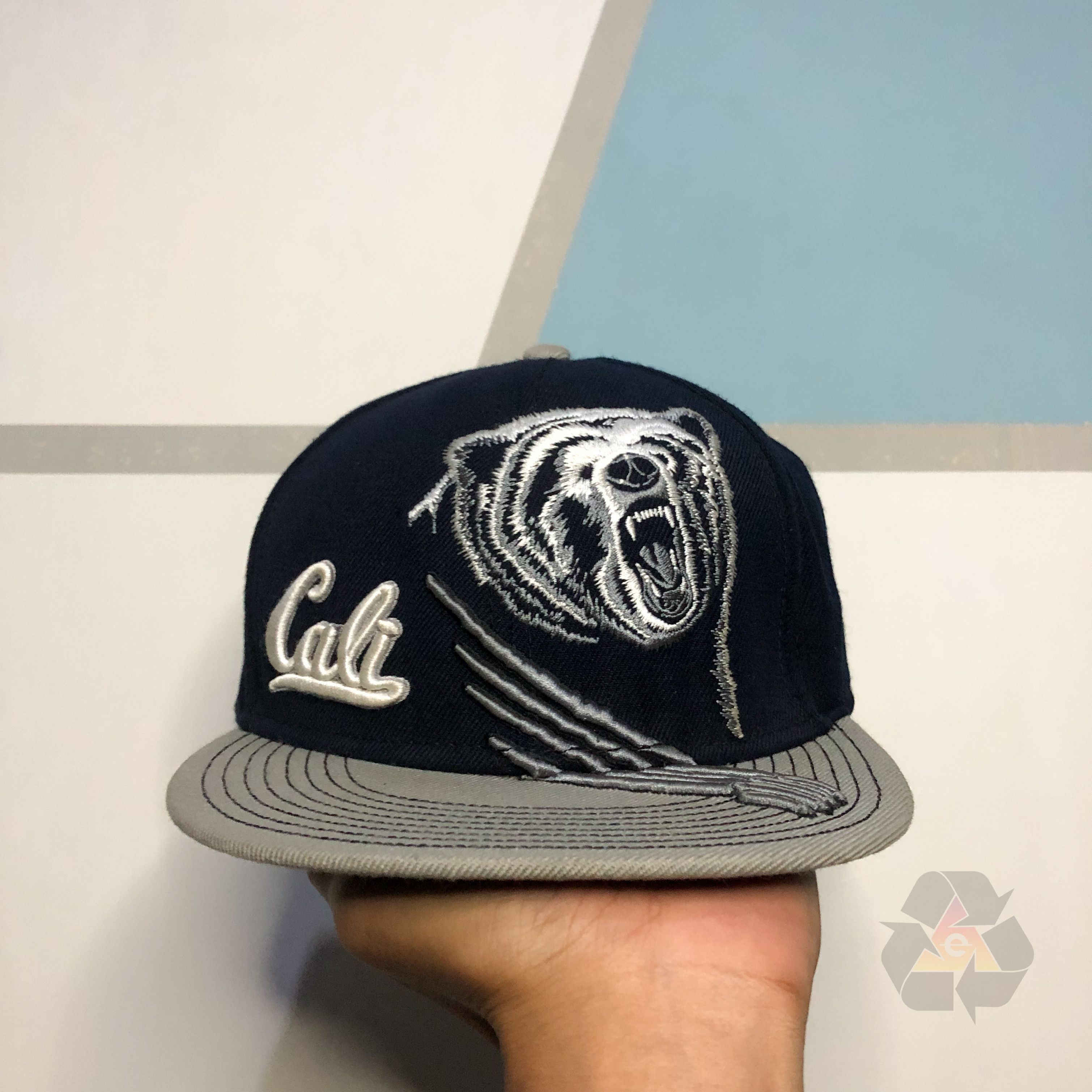 Japanese Brand × Vintage Vintage David Gonzales Art Straight Outta Cali Snapback Size ONE SIZE - 1 Thumbnail