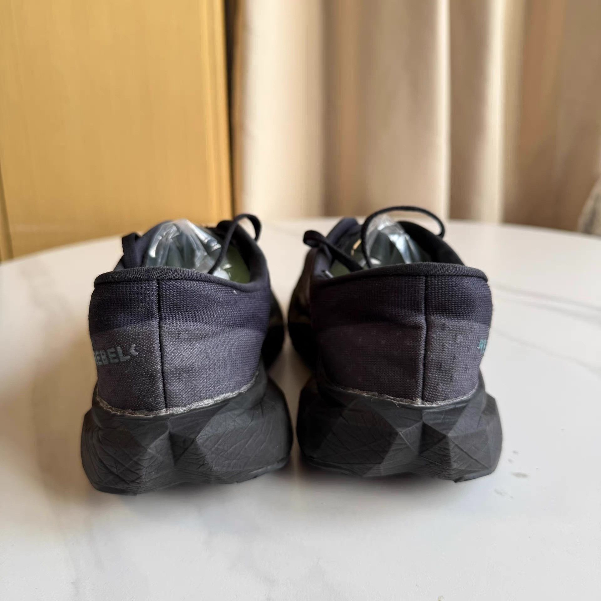 New Balance New Balance FuelCell Rebel V4, lightweight performance Q10 Size US 7 / EU 40 - 3 Thumbnail