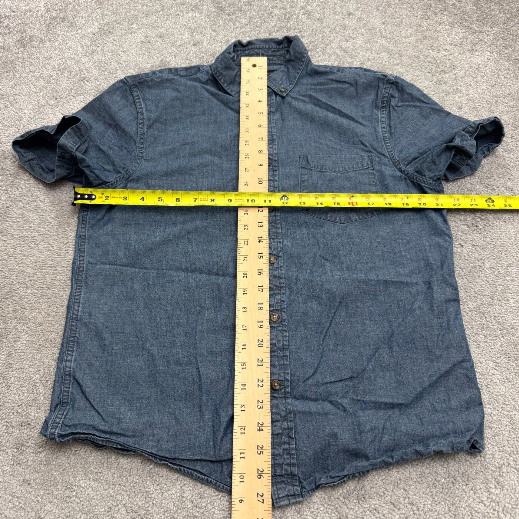 Banana Republic Banana Republic Slim Fit Chambray Button-Up Shirt Mens Medium Blue Cotton Casual Outdoor Size US 31 - 7 Thumbnail