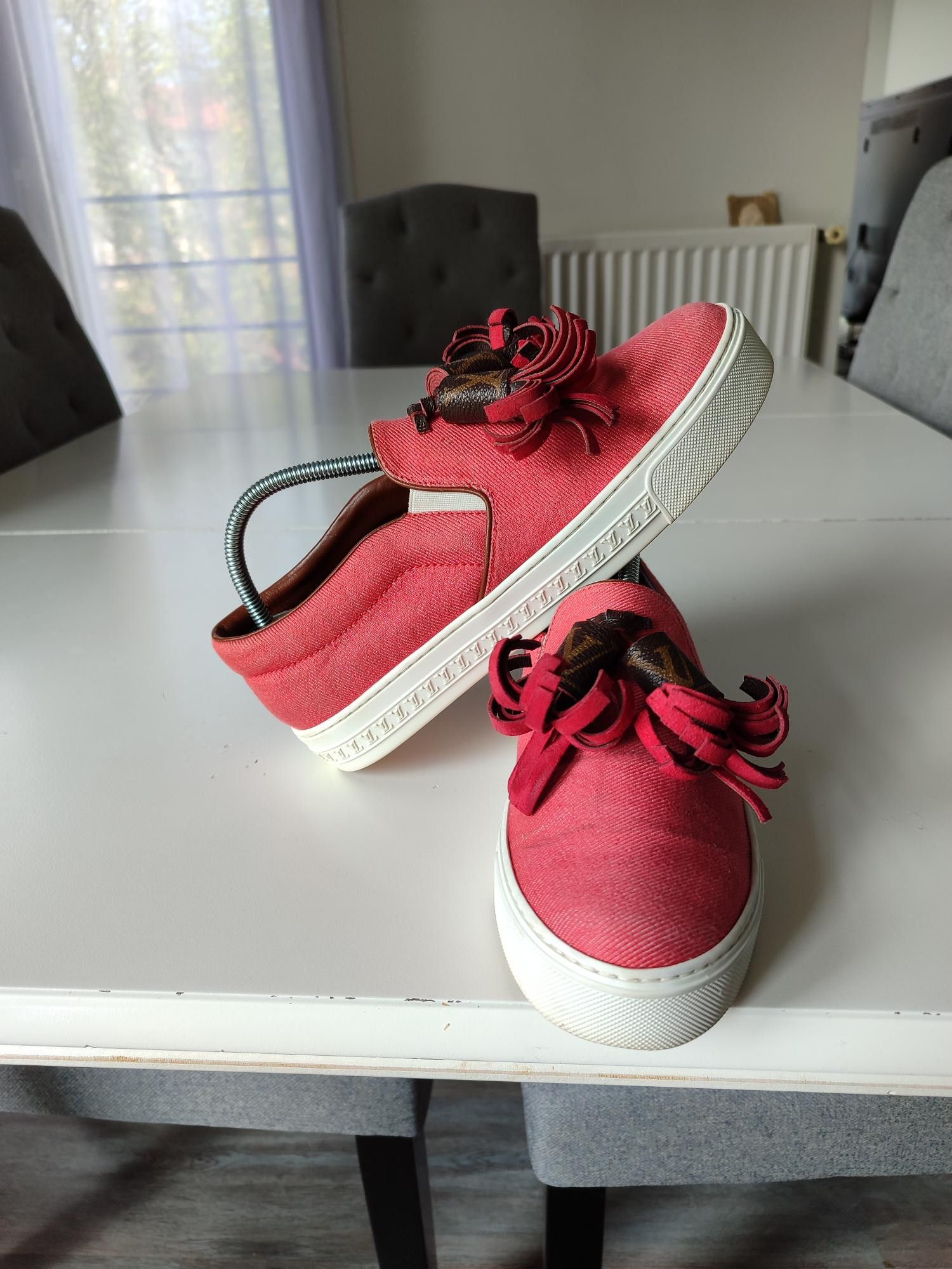 Louis Vuitton SLIP ON LOUIS VUITTON DESTINATION Size US 7 / IT 37 - 6 Thumbnail