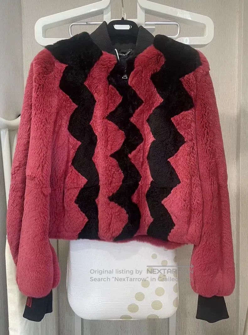 Fendi Fendi Red fur with black wave pattern pieced, chest letter Size S / US 4 / IT 40 - 1 Thumbnail